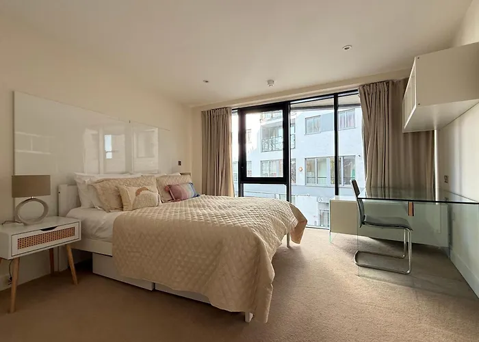New 3 Bedroom Near Tower Bridge